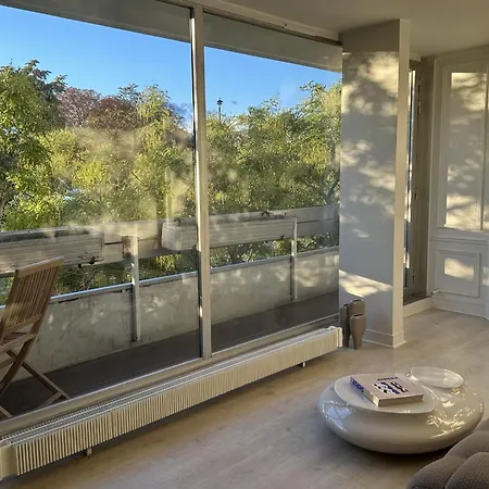 Apt With Balcony In Paris